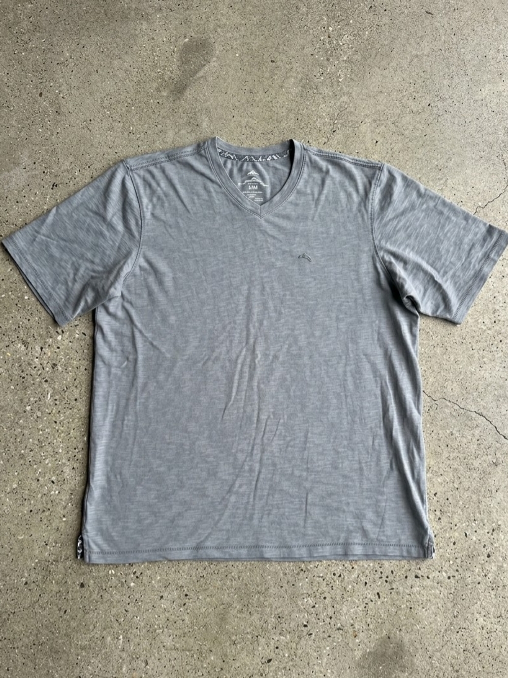 Tommy Bahama Light Blue V-Neck Short Sleeve Tee Size M